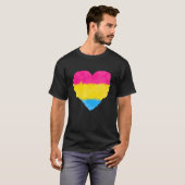 ラブキュートザパンセクシャルフラッグハートプライドLgbt Tシャツ (正面フル)