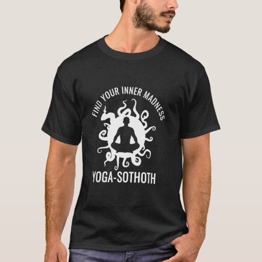 ラブクラフトのための面白いYog-SothothヨガホラーTシャツ Tシャツ (正面)