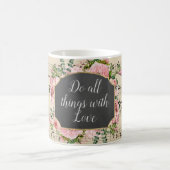 ラブコラージュを持つすべてのヴィンテージ コーヒーマグカップ (中央)