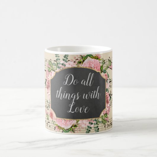 ラブコラージュを持つすべてのヴィンテージ コーヒーマグカップ (中央)