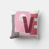 ラブジオメトリックマゼンタ文字 クッション (正面)