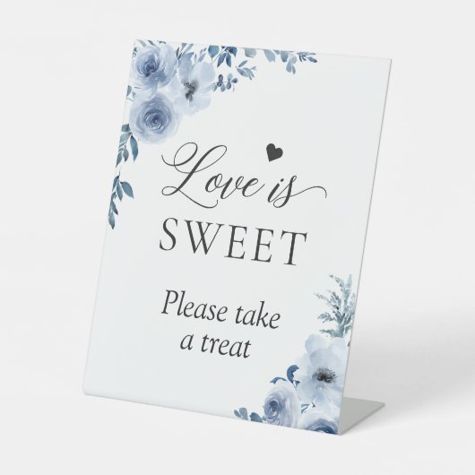 ラブズスウィートボヘミアンダスティーブルーフローラ 台座サイン (正面)