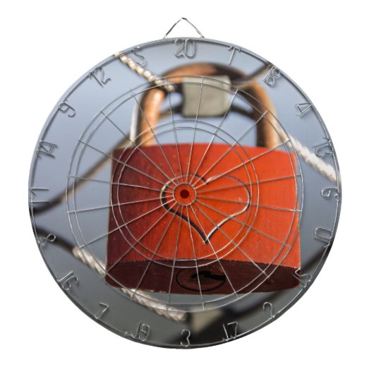 ラブハートパドロック ダーツボード (正面)