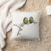 ラブバードは白いさくらんぼの花枝に座っている クッション (ブランケット)