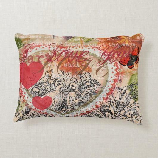 ラブバードハートレッドアートコラージュ アクセントクッション (裏面)