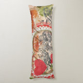 ラブバードハートレッドアートコラージュ ボディピロー (裏面 (縦))