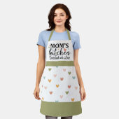 ラブパステルで味付けされたマムズキッチンハート エプロン (着用した状態)