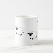 ラブヒツジを怖がってるよ。 コーヒーマグカップ (中央)