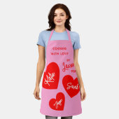 ラブピンクで調理さパーソナライズされたれる エプロン (着用した状態)