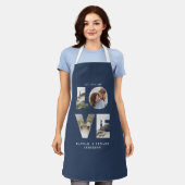 ラブフォトコラージュシンプルのモダン青 エプロン (着用した状態)