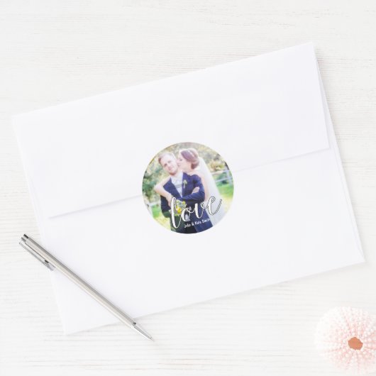 ラブホワイトタイポグラフィ結婚式の引き出物シール ラウンドシール (封筒)