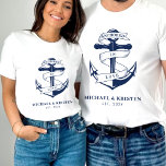 ラブホワイト航海のいかり結婚にアンカー Tシャツ<br><div class="desc">青航海のと白の結婚ハネムーンのカップルシャツ。海軍素晴らし(軍隊)や湖の家の結婚ためにデザインはいかり包まれたを掲げ、文字「愛の中にアンカー」を持つ。自分の詳細でパーソナ結婚ライズする。</div>