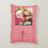ラブママ引用文コーラルピンクファミリーフォト アクセントクッション (裏面(縦))