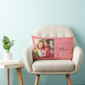 ラブママ引用文コーラルピンクファミリーフォト ランバークッション (椅子)