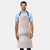ラブユー前向きズトゥデイパステルピンク引用文 エプロン (着用した状態)