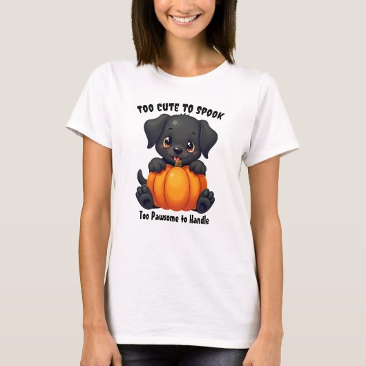 ラブラドールがカボチャを持って、ハロウィーン Tシャツ (正面)