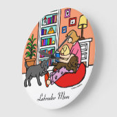 ラブラドールのお母さんの読書 ラージ壁時計 (傾斜)