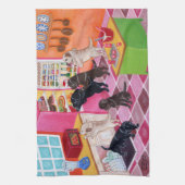 ラブラドールの台所パーティーの絵画 キッチンタオル (縦)