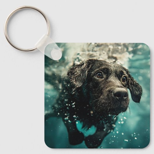 ラブラドールの子犬の水中デザイン キーホルダー (正面)