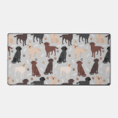 ラブラドールリトリバーの手と骨 デスクマット (正面)