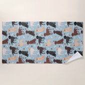 ラブラドールリトリバーの手と骨 ビーチタオル (正面)