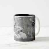 ラブラドールリラックス犬 ツートーンマグカップ (正面右)