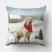 ラブラドールレトリエバードッグin雪のクリスマス クッション (正面)