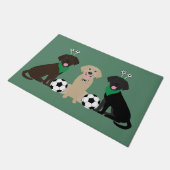 ラブラドールレトリエバー遊ドッグズサッカー ドアマット (アングル)