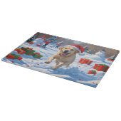 ラブラドール走ドッグの雪とクリスマスハット カッティングボード (角)