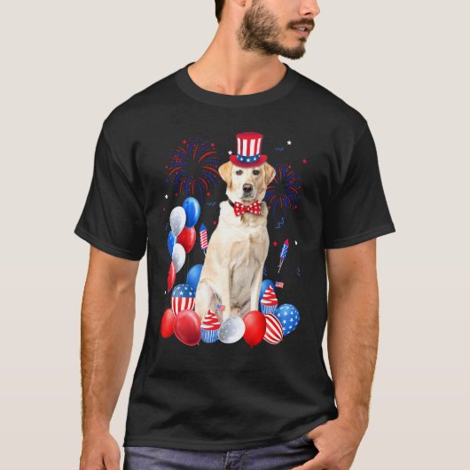 ラブラドール7月4日バルーン米国国旗の犬 Tシャツ (正面)