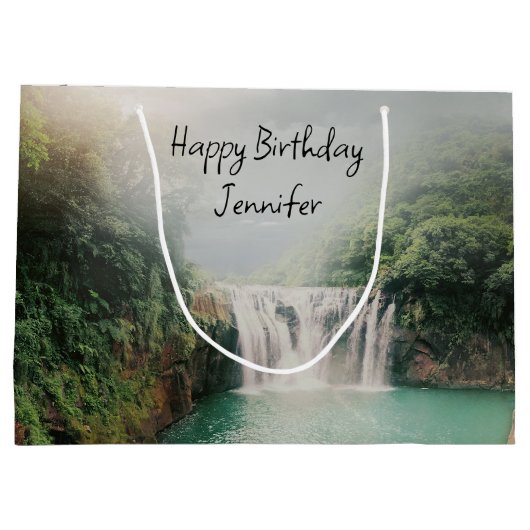 ラブリーウォーターフォイルインザマウンテンフォレスト誕生日 ラージペーパーバッグ (裏面)