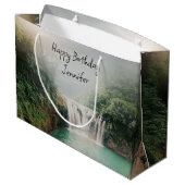 ラブリーウォーターフォイルインザマウンテンフォレスト誕生日 ラージペーパーバッグ (裏面アングル)