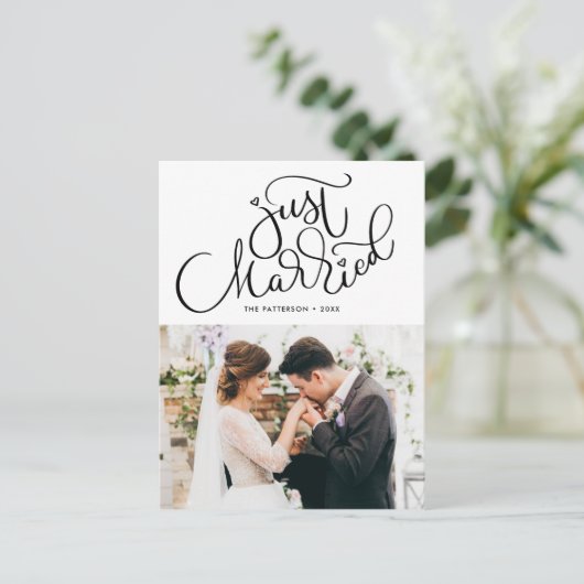 ラブリーハンドレタたった今結婚しました結婚写真 案内ポストカード (スタンド正面)