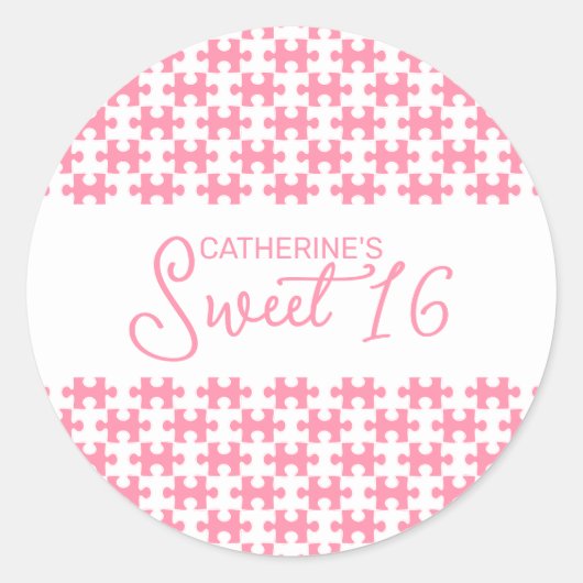 ラブリーピンクアンドホワイトパズル市松模様にスウィート16 ラウンドシール (正面)