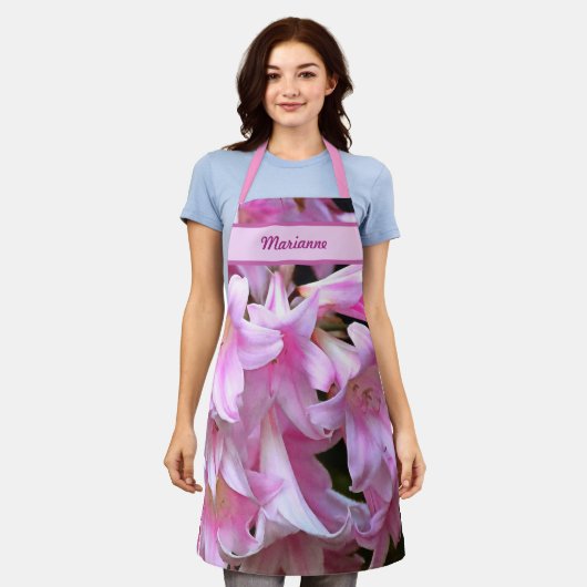 ラブリーピンクベラドンナアマリリリリー エプロン (着用した状態)