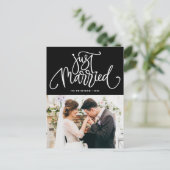 ラブリーレタリングブラックたった今結婚しましたフォト結婚ズ 案内ポストカード (スタンド正面)