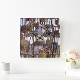 ラブロックとエッフェルタワー。パリ。フランス。 スクエア壁時計