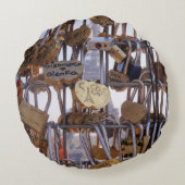 ラブロックとエッフェルタワー。パリ。フランス。 ラウンドクッション (裏面)