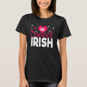 ラブワンスイートアイリッシュアイルランドハートデイハッピーヴァレン Tシャツ