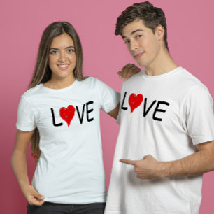 ラブ赤いハートタイポグラフィ Tシャツ