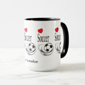 ラブ赤いハート⚽サッカーボール – パーソナライズ マグカップ (正面右)