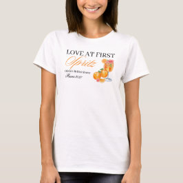 ラブ・アット・ファースト・スプリッツ・ブライダルシャワー Tシャツ