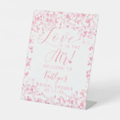 ラブ・イズ・イン・ザ・エア バレンタインデーのブライダルシャワー 台座サイン (正面)