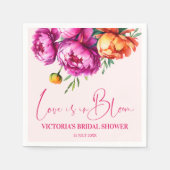 ラブ・イズ・イン・ブルーム ピンクの花 ブライダルシャワープリント済み スタンダードカクテルナプキン (正面)