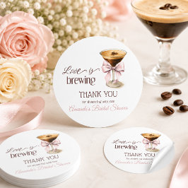 ラブ・イズ・ブリューイング ピンク リボン コーヒー ブライダルシャワー ラウンドシール