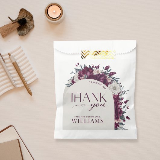 ラブ イン ブルーム バーガンディ & クリーム フラワーブライダルシャワー フェイバーバッグ