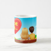 ラブ・タイトルのベンチに座るカップル コーヒーマグカップ (中央)