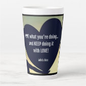 ラブ・ホワット・ユア・ドゥーイング ラテ マグ (L) - アディエラ アコー (正面)
