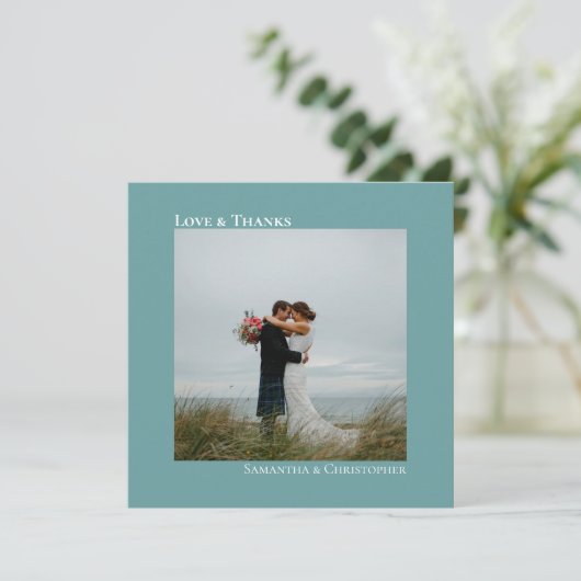 ラブ&ミニマ感謝していリストティール（緑がかった色）の結婚フォトスクエア サンキューカード (スタンド正面)