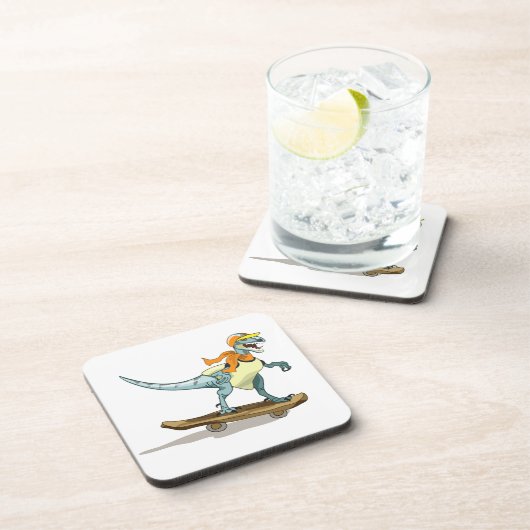 ラプターのスケートボードのイラストレーション。 コースター (右側)